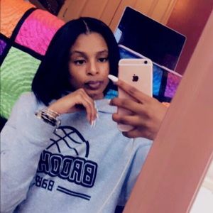 Meet your Posher, Mya